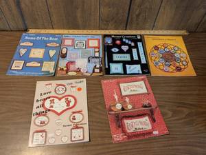 lot 142 image: Lot 6 Needlepoint & Cross Stitch Pattern Books Kappie Chicken Scratch Mouse Creations
