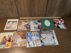 lot 149 image: Lot of 9 Craft Instruction Books Homestead Designs, Leisurecraft, Crocheted Projects, Book Buddies, Bookmarks