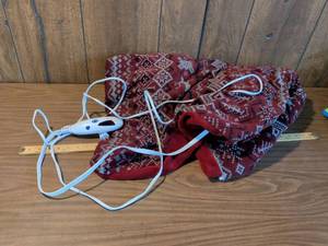 lot 174 image: Sunbeam Heating blanket throw with Controller