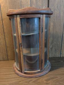 lot 176 image: Small Wood Curved Glass Door Display Cabinet with 3 Shelves Wall or Tabletop