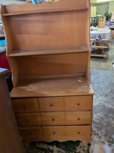 lot 199 image: Wood 9-Drawer Chest with Knobs