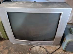 lot 224 image: Apex CRT Television