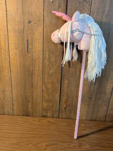 lot 232 image: Plush Unicorn Hobby Horse Stick Toy with Pink Horns and White Mane