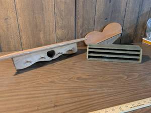 lot 242 image: Wood Wall Shelf with Pegs Heart Cutout and Small Slatted Box Organizer Lot of 3