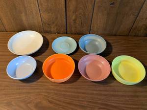 lot 251 image: Mudmud 7-Piece Melamine Bowl Set Multicolor
