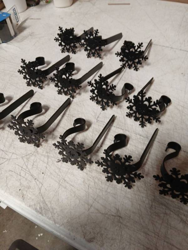 lot 19808 image: Black Metal Snowflake Christmas Stocking Hooks Set - Retail $25