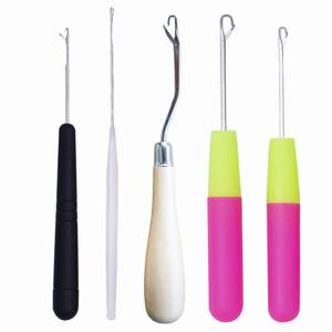 lot 5473 image: HAMIYELL Pack of 5 Different Sizes Latch Hook Crochet Needle Hook Tools for Braid Hair, Scarf Carpet Making and Other Crafts
