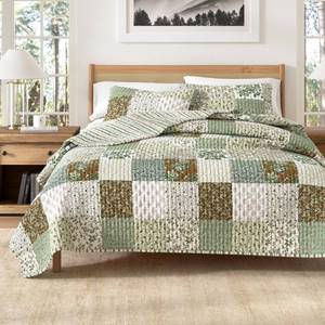 lot 5283 image: Great Bay Home Lodge Quilt Set - 3-Piece KingCalifornia King Size Rustic Bedding Set - Lightweight, All-Season, Reversible Bedspread (Floral Grid - Brown)