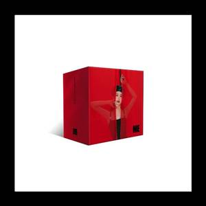 lot 5349 image: Jisoo ME SOLO First Single 1st Single Album KiT Version PackageKiTDoulbe sided phtocard setLyrics paperCredit paperCalendar with wood standPOBTracking Sealed