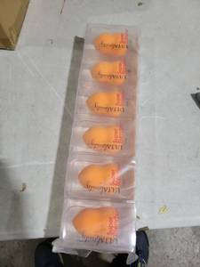 lot 5147 image: Ulta Beauty Tear Drop Sponge Blender 6 count