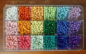 lot 28176 image: 2600pcs Faceted Beads Kit 18 Color Rainbow Opaque Plastic Beads Multicolor Loose Spacer Pony Beads Bulk Elastic String for Bracelets Necklaces Key Chains DIY Craft Jewelry Making - Retail $23