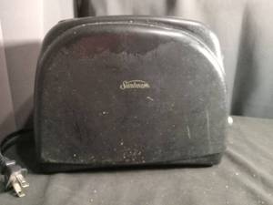 lot 60172 image: Sunbeam Toaster with Bagel and Cancel Settings