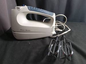 lot 60173 image: West Bend Hand Mixer with Beaters