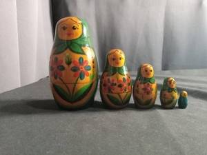 Nesting Dolls Set 5 Piece Painted Wooden Matryoshka