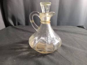 lot 60187 image: Glass Cruet or Oil Bottle with Handle and Stopper
