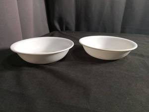 lot 60190 image: Corelle Bowls Set of 2 White Soup Cereal Dining