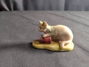 lot 60200 image: Arista of Scotland Hawick Cat Figurine Playing with Ball