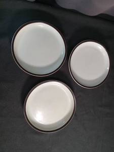lot 60205 image: Denberry 3-Piece Plate Set Brown Rim White Ceramic