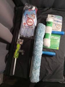 lot 60309 image: Window Cleaning Tools Lot Ring-A-Mop Refill Scrubber Squeegee Combi
