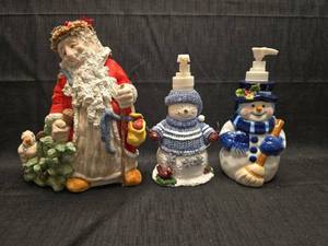 lot 40238 image: Holiday Soap Dispenser Set 3 pieces Santa Snowman