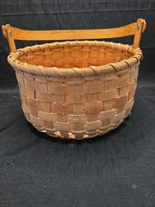 lot 40245 image: Woven Basket with Handles 10 inch Diameter