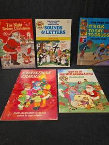 lot 2121 image: 5-Book Lot Christmas Carols Sounds Letters Coloring Books