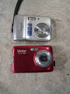 lot 48 image: Lot of 2 Digital Cameras Nikon Coolpix L3 Vivitar ViviCam X029