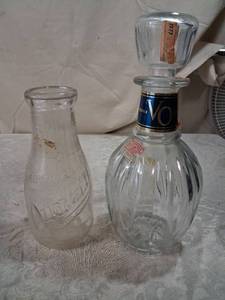 lot 86 image: 2 Glass Bottles including Seagrams VO Decanter with Stopper