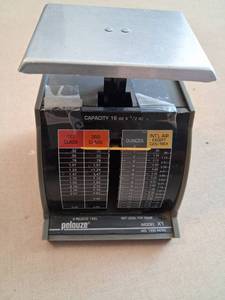 lot 139 image: Pelouze Model X1 Postal Scale 16 oz Capacity