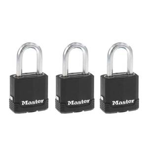 lot 7082 image: Master Lock Black Magnum Keyed-Alike Padlocks with All-Weather Cover, Outdoor Lock for Fence or Gate with a 1-78 Inch Lock Body and 1-12 Inch Shackle, 3-Pack