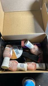 lot 12281 image: Cosmetics Lot Makeup Set Foundation Blush Lip Gloss SPF 50 (CoverGirl)