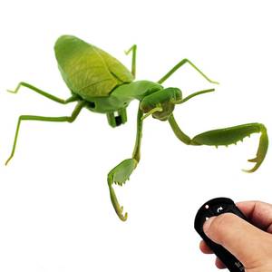 lot 14029 image: Tipmant RC Praying Mantis Toy IR Remote Control Animal Realistic Insect