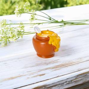 lot 20072 image: Set of 10 Mini Honey Pots Realistic Resin Terracotta Jars with Overflowing Honey & Spoons for Dollhouse Kitchen, Dining, Craft Embellishments, Collector Food Display