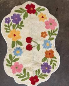 lot 2160 image: LUMI Cute Daisy Bathroom Rugs Non Slip with Rubber Backing, Ultra Soft, Absorbent Washable Bath Mat Quick Dry, Premium Microfiber Plush Carpet for Kids Room, Bedroom, 24x36