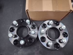 lot 5670 image: Wheel Spacer Adapters 1-5x127 to 5x114.3 71.5mm 12x20 128068 Pair