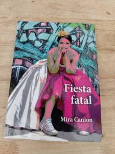 lot 2136 image: Fiesta fatal by Mira Canion book is in Spanish