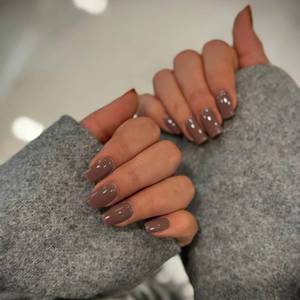 lot 14016 image: KXAMELIE Taupe Brown Press on Nails Medium Square, Soft Gel Fake Nails Short Coffin, Glossy Full Cover Acrylic Nails Press on with Nail Glue, Reusable Glue on Nail for Women, Easy to Apply, 28 Pcs