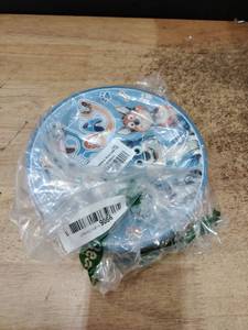 lot 14069 image: 40 Pack Party Supply Birthday Plates