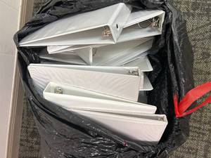 lot 161563 image: Bag of Binders