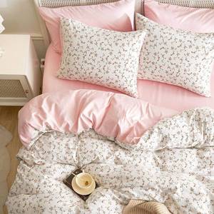 lot 361602 image: Wake In Cloud - Floral Comforter Set, Coquette Cottagecore Aesthetic Cute Flower Pattern for Women Teen Girls, Soft Lightweight Dorm Bedding, 3 Piece, Pink, Full Size