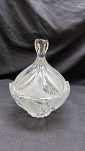 lot 13 image: Crystal Glass Covered Candy Dish with Leaf Design