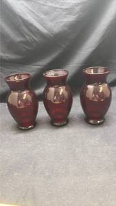 lot 19 image: Set of 3 Ruby Red Glass Bud Vases
