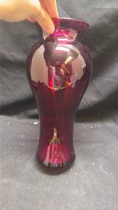 lot 25 image: Ruby Red Art Glass Vase
