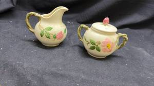lot 48 image: Franciscan Desert Rose Creamer and Sugar Bowl Set