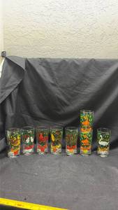 lot 50 image: 12 Days of Christmas Drinking Glasses Set of 8