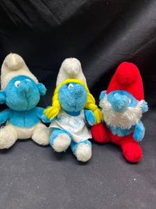 lot 68 image: Smurf Plush Toy Lot 3 Pieces Blue White Red
