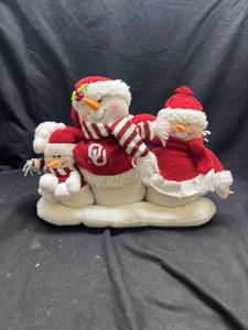 lot 102 image: Snowman Family Holiday Decoration 3 in one Set Red White