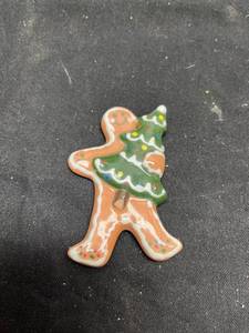 lot 109 image: Frankoma Designs Gingerbread Man Christmas Ornament AB 1999