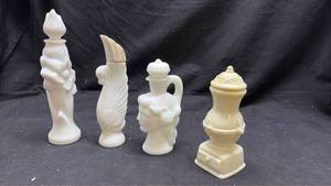 lot 176 image: Avon Sonnet Cologne 5 FL OZ Decorative Bottle with Stopper