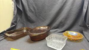 lot 203 image: Anchor Hocking Oven Microwave Glass Bakeware Lot Model 432